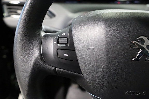 Peugeot 208 18 of 19