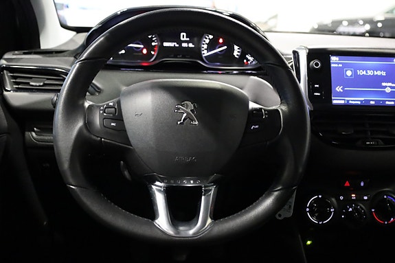 Peugeot 208 13 of 19