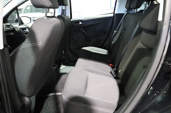 Peugeot 208 11 of 19