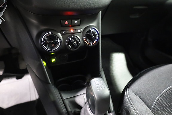 Peugeot 208 17 of 19
