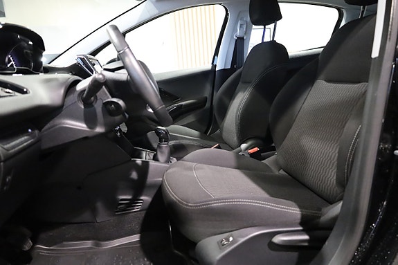 Peugeot 208 9 of 19