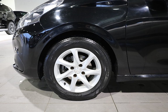 Peugeot 208 7 of 19
