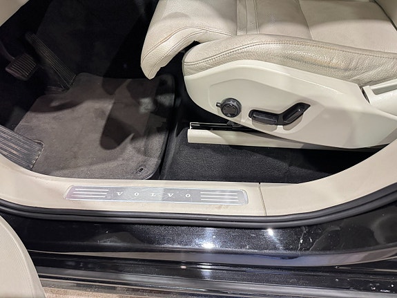 Volvo XC90 14 of 21