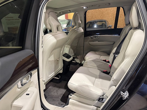 Volvo XC90 20 of 21