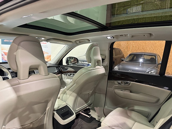 Volvo XC90 19 of 21