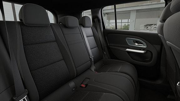 Mercedes-Benz GLB350 14 of 16