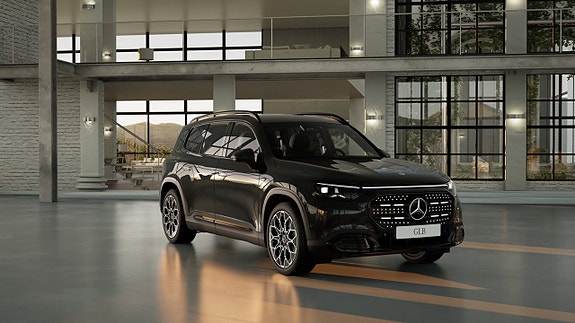 Mercedes-Benz GLB350 9 of 16