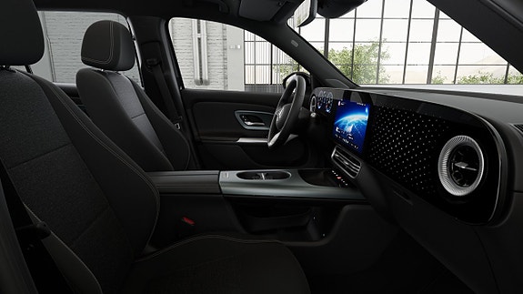 Mercedes-Benz GLB350 12 of 16