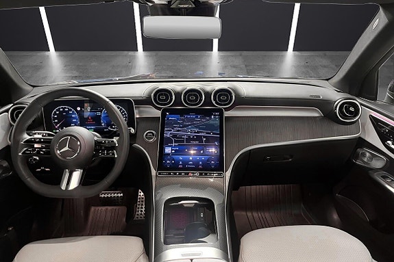 Mercedes-Benz GLC300 e 9 of 21