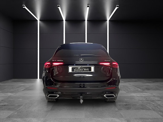 Mercedes-Benz GLC300 e 4 of 5