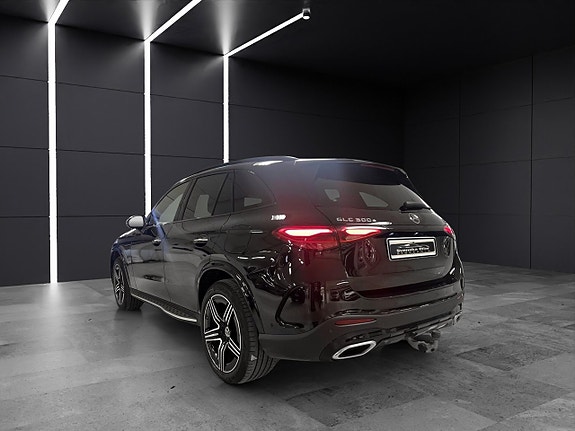 Mercedes-Benz GLC300 e 5 of 5