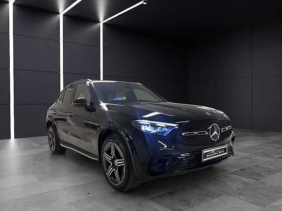 Mercedes-Benz GLC300 e 3 of 5