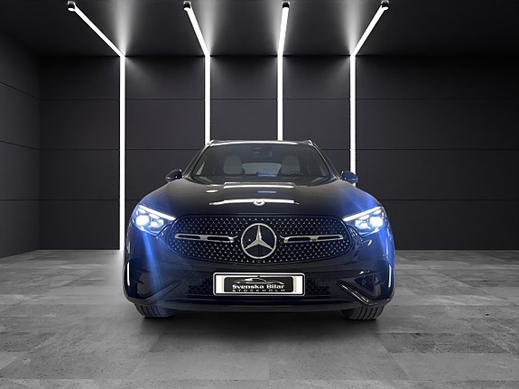 Mercedes-Benz GLC300 e 2 of 5