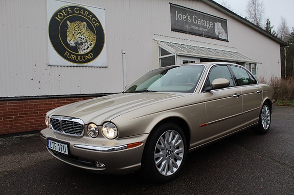 Jaguar XJ