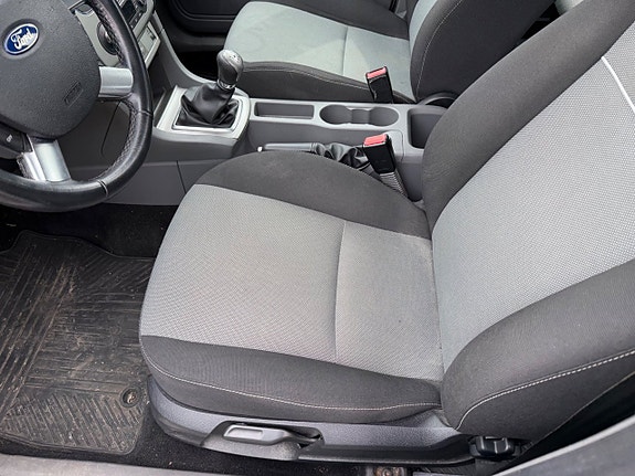 Ford Focus 13 of 21