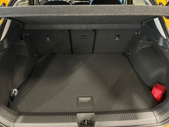 Volkswagen T-Roc 9 of 9