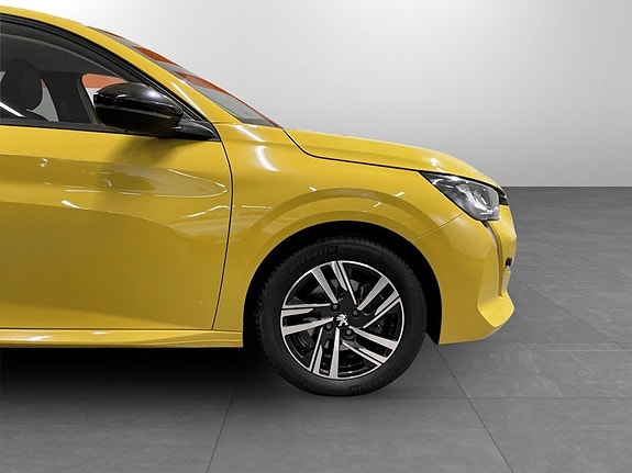 Peugeot 208 14 of 15