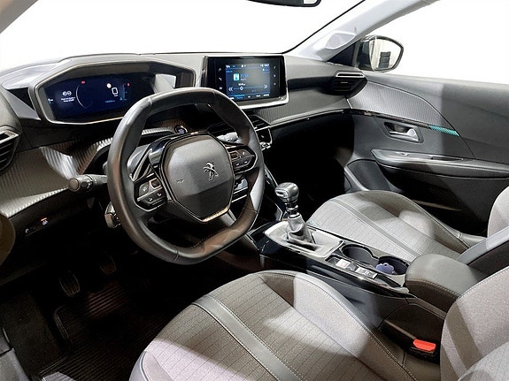 Peugeot 208 5 of 15