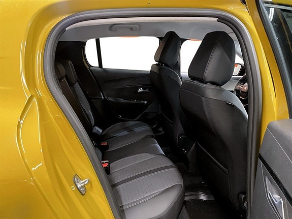 Peugeot 208 12 of 15