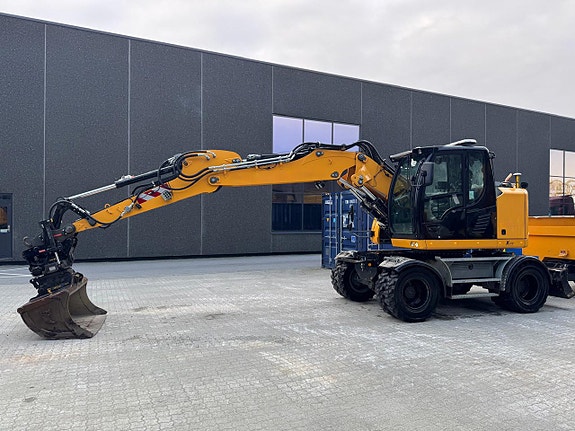 Liebherr A913 Compact 2022 2860 timmar