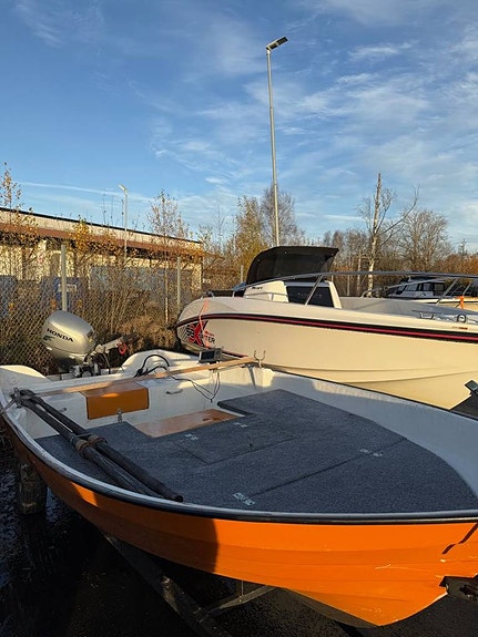 Crescent 425 + Honda 20 HK – fiskebåt med kastdäck