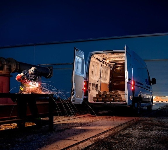 Nissan Interstar 2 of 3