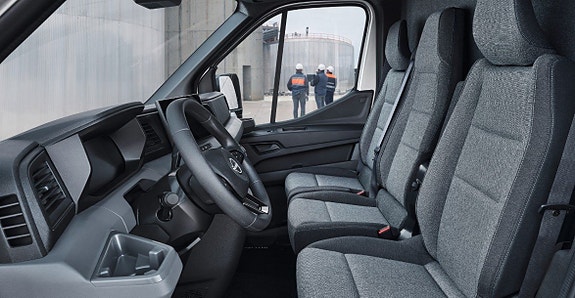 Nissan Interstar 3 of 3