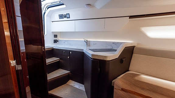 Fairline F//Line 33 - 2022 14 of 30