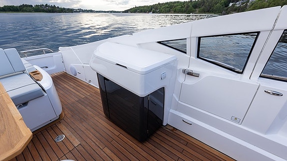 Fairline F//Line 33 - 2022 5 of 30