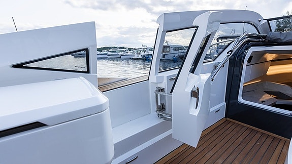 Fairline F//Line 33 - 2022 21 of 30