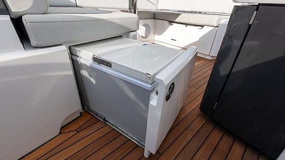 Fairline F//Line 33 - 2022 30 of 30
