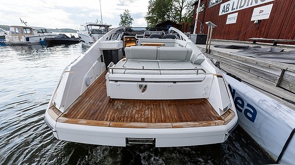 Fairline F//Line 33 - 2022 3 of 30