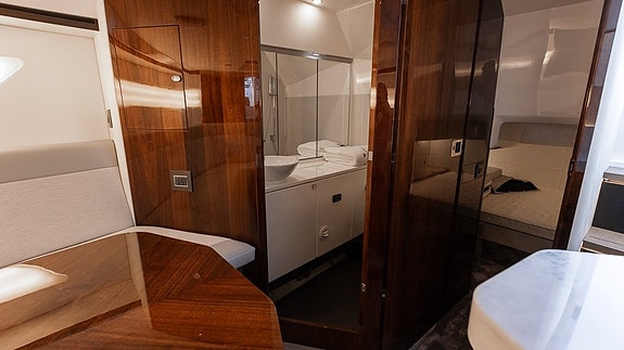 Fairline F//Line 33 - 2022 16 of 30