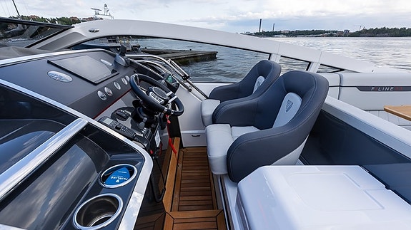 Fairline F//Line 33 - 2022 7 of 30