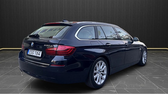 BMW 530xd 4 of 5