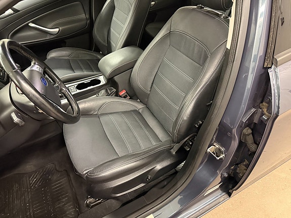 Ford Mondeo 13 of 19