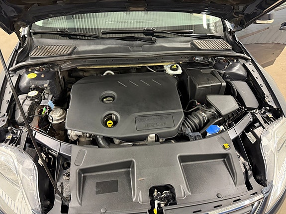 Ford Mondeo 16 of 19