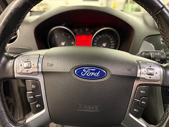 Ford Mondeo 15 of 19