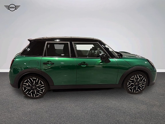 MINI Cooper S 3 of 5