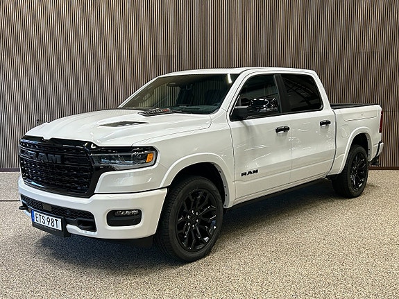 Dodge RAM 1500 2 of 16