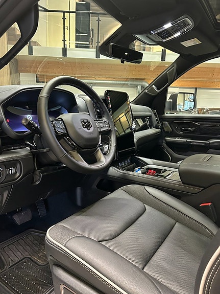 Dodge RAM 1500 7 of 16