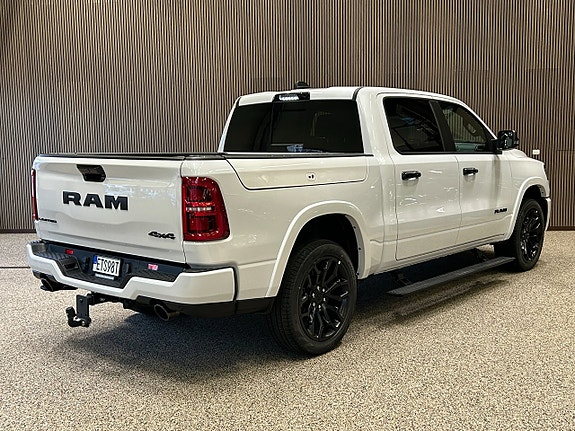 Dodge RAM 1500 5 of 16