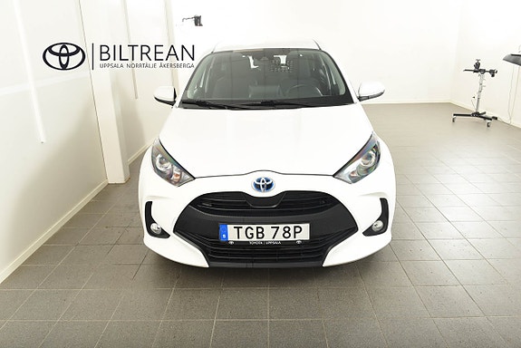 Toyota Yaris 5 of 15