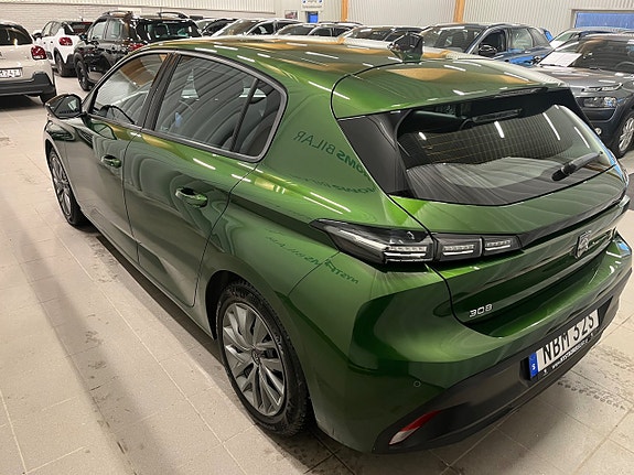 Peugeot 308 3 of 5
