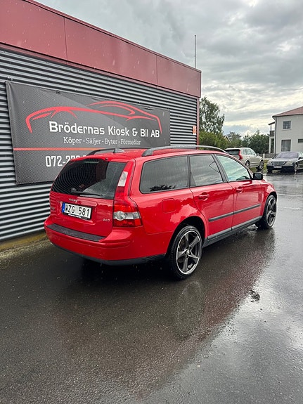 Volvo V50 4 of 5