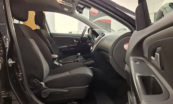Kia Ceed 11 of 24