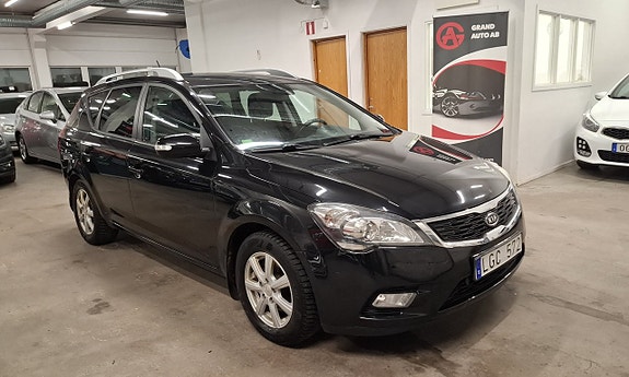 Kia Ceed 3 of 24