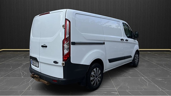 Ford Transit Custom 4 of 5