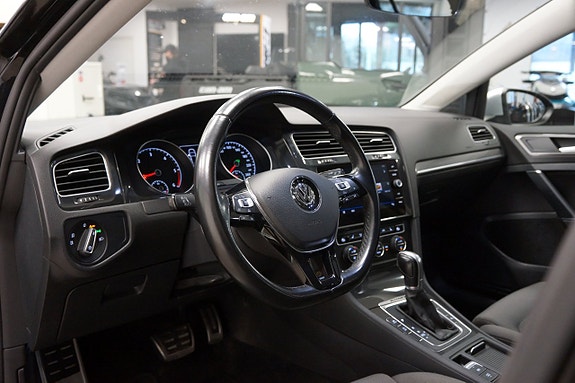 Volkswagen Golf Alltrack 6 of 16