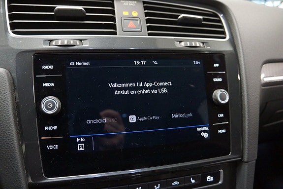 Volkswagen Golf Alltrack 13 of 16